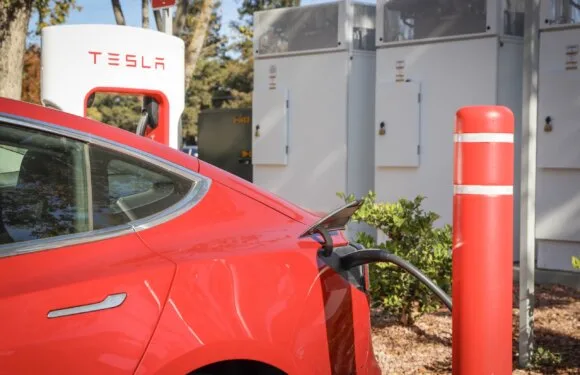 9Z8A6276 580x375 - Tesla Supercharger, 12 Stations @ 250kW