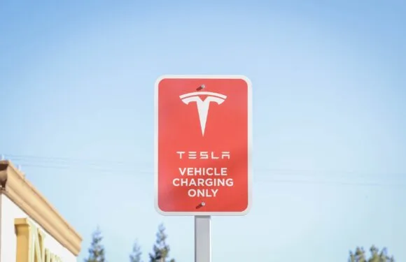 9Z8A6288 580x375 - Tesla Supercharger, 12 Stations @ 250kW