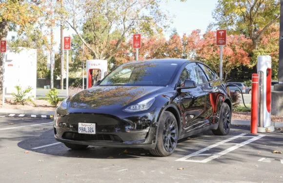 9Z8A6291 580x375 - Tesla Supercharger, 12 Stations @ 250kW