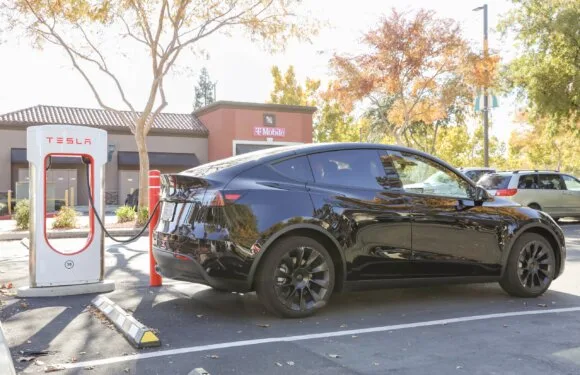 9Z8A6295 580x375 - Tesla Supercharger, 12 Stations @ 250kW