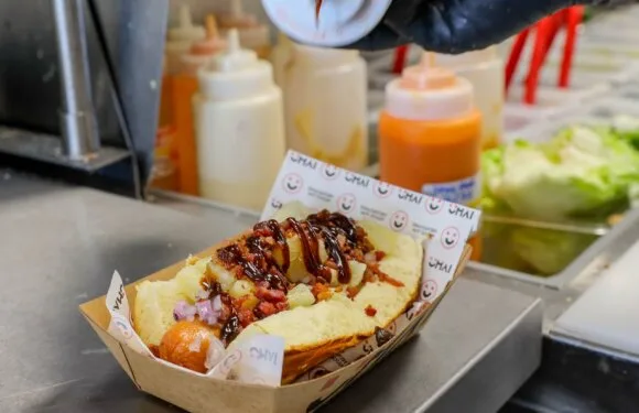 9Z8A9650 580x375 - Umai Savory Hot Dog